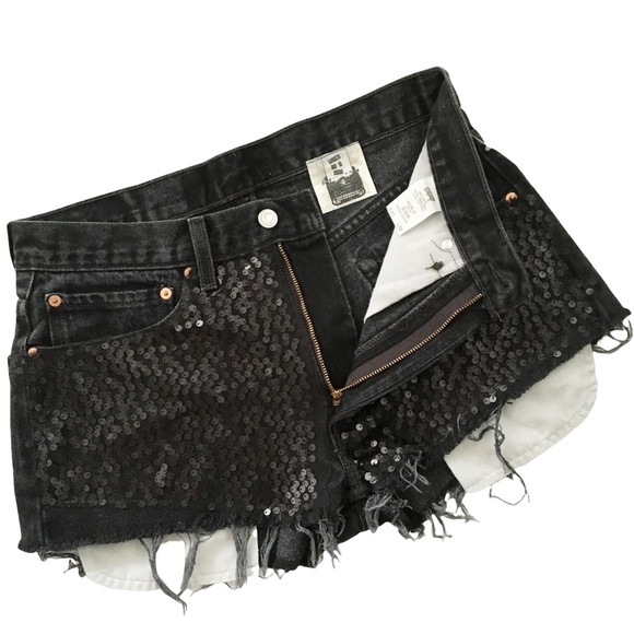 new Levi's® ★ LF Furst of a Kind ★ Upcycled Vintage Sequin Cut Off Denim Short ★ - Picture 5 of 16